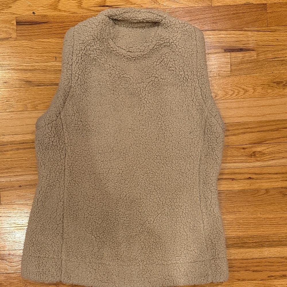Calvin Klein Women's Tan Sherpa Vest - Picture 7 of 7